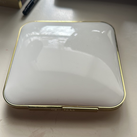 TOM FORD Countouring Compact “The afternooner” - Picture 3 of 5